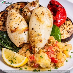 Calamari umpluți cu feta și roșii cherry